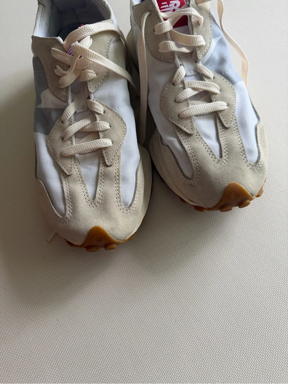 New Balance Unisex Cream White Sneakers Men’s US 9 / Women’s US 10.5.